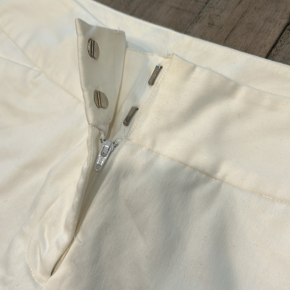 Worthington Modern Fit White Capris Comfortable and Versatile Women's Size 8 - Picture 4 of 10